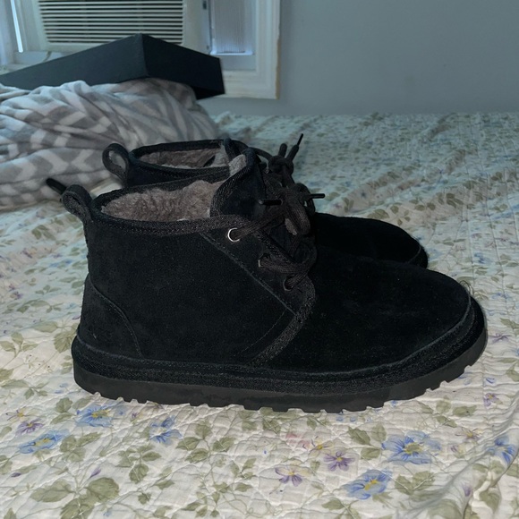 Black Neumel Uggs Size 7 Men’s 8 Women main image 6